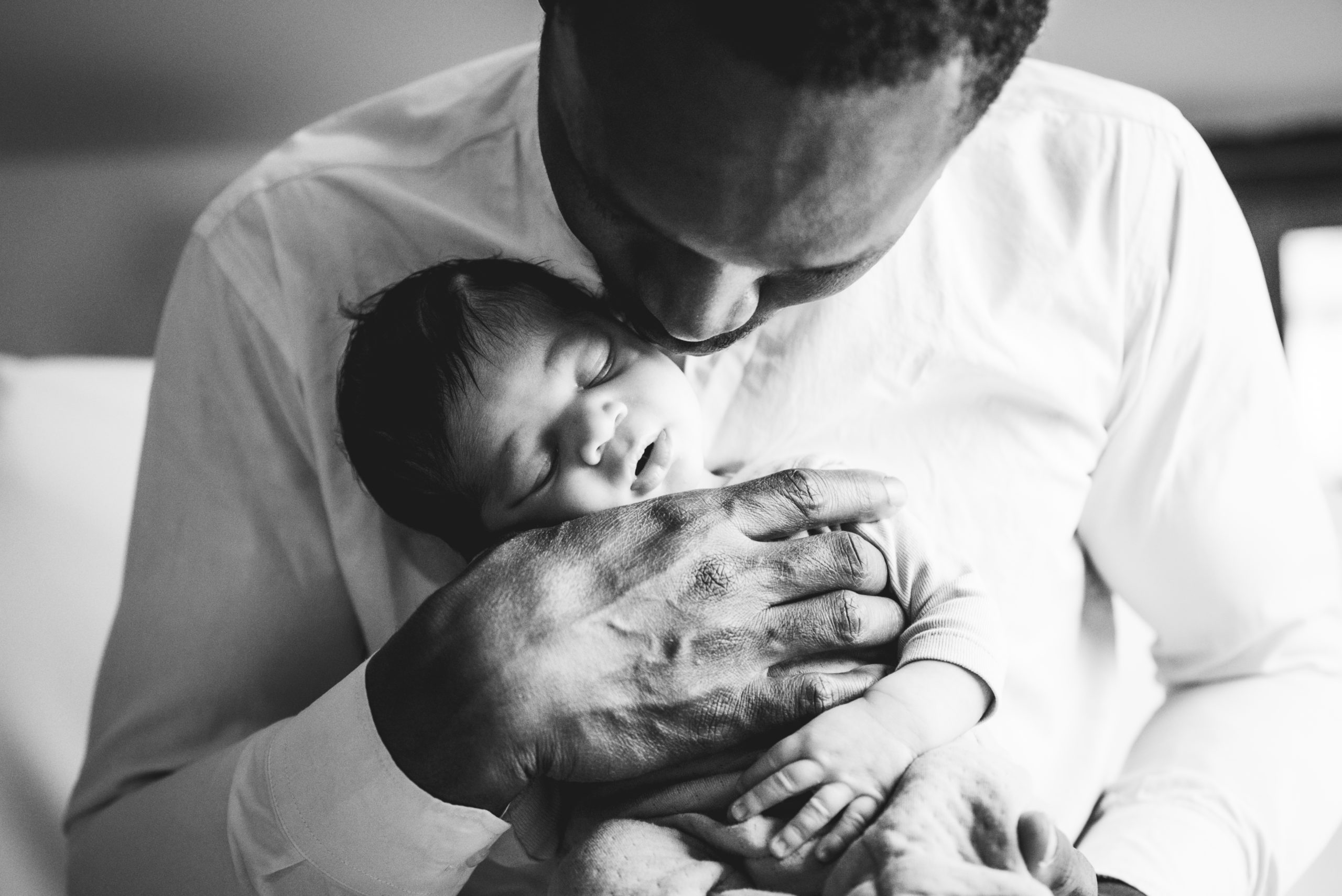 photo père fils, à domicile bébé de 7 jours