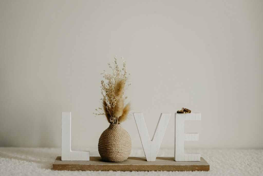 alliances présenter sur un portant love