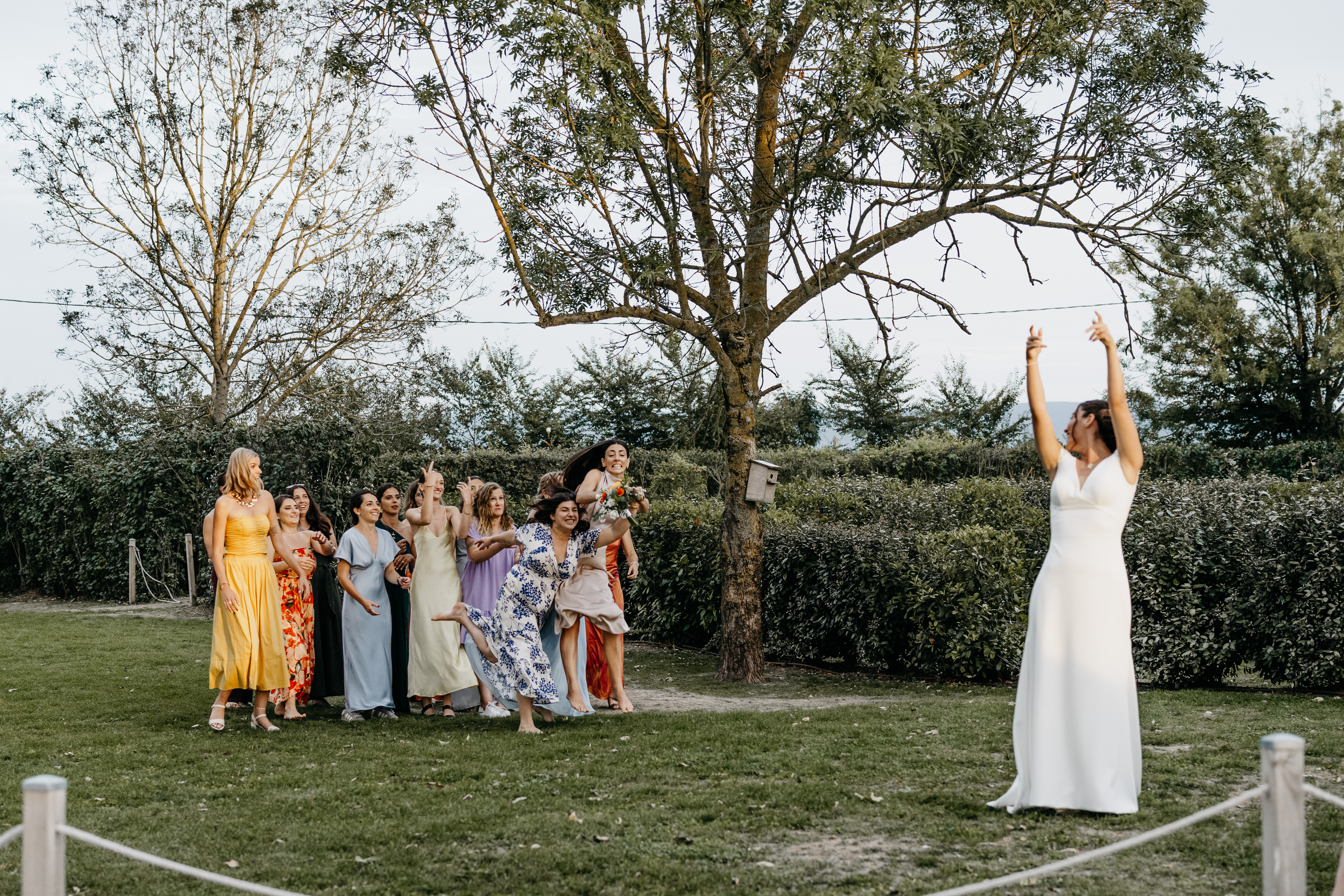 Lancer-bouquet-mariage en action