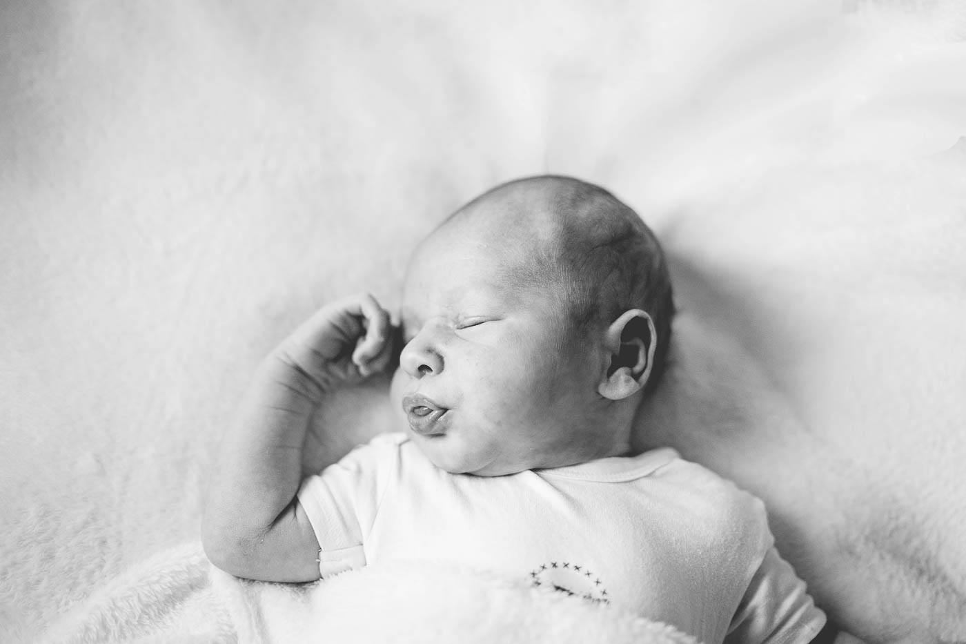 PHOTO de bébé à domicile endormi