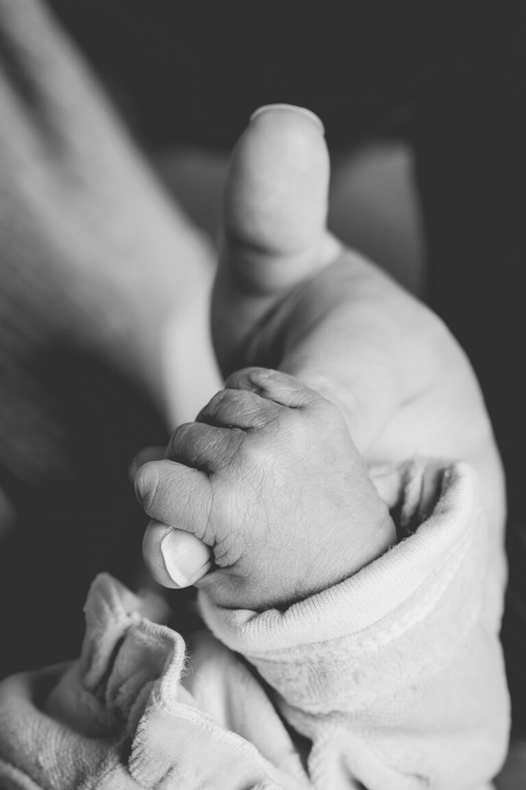 Comment préparer une séance photo naissance à domicile